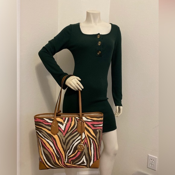 New Michael Kors zebra large Eva shoulder tote bag - Picture 10 of 15